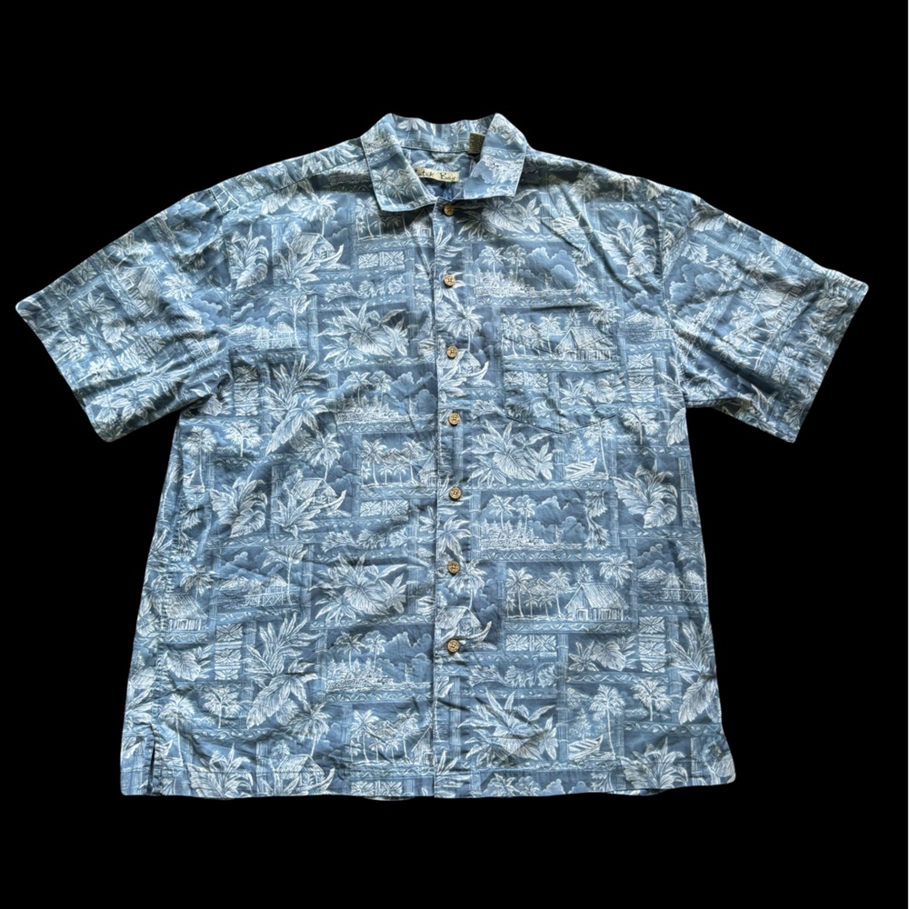 Batik Bay Men’s Short Sleeve‎ Button Down. Large